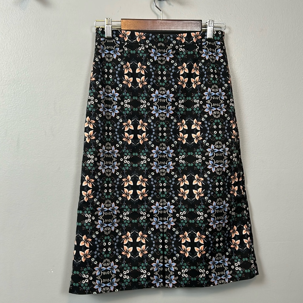 J. Crew Floral Print A-Line Cotton Skirt Black Size 4- gently used